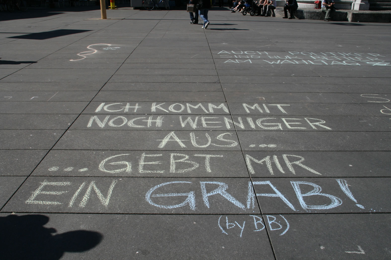 Zeichnen gegen Kürzungen: Betty Baloo - ich komme mit weniger aus, gebt mir ein Grab